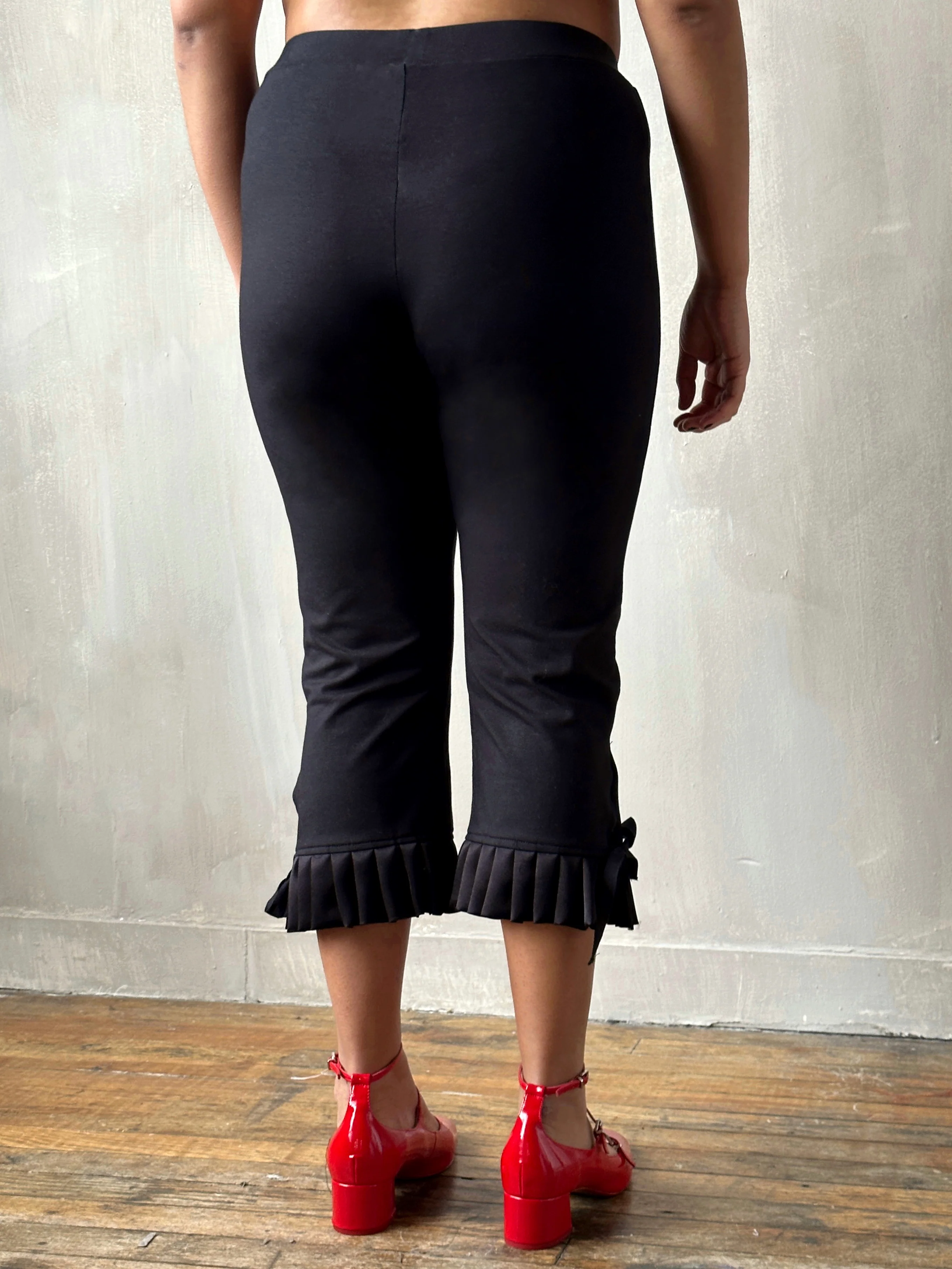 Capri Legging w/ Ruffle - Image 7