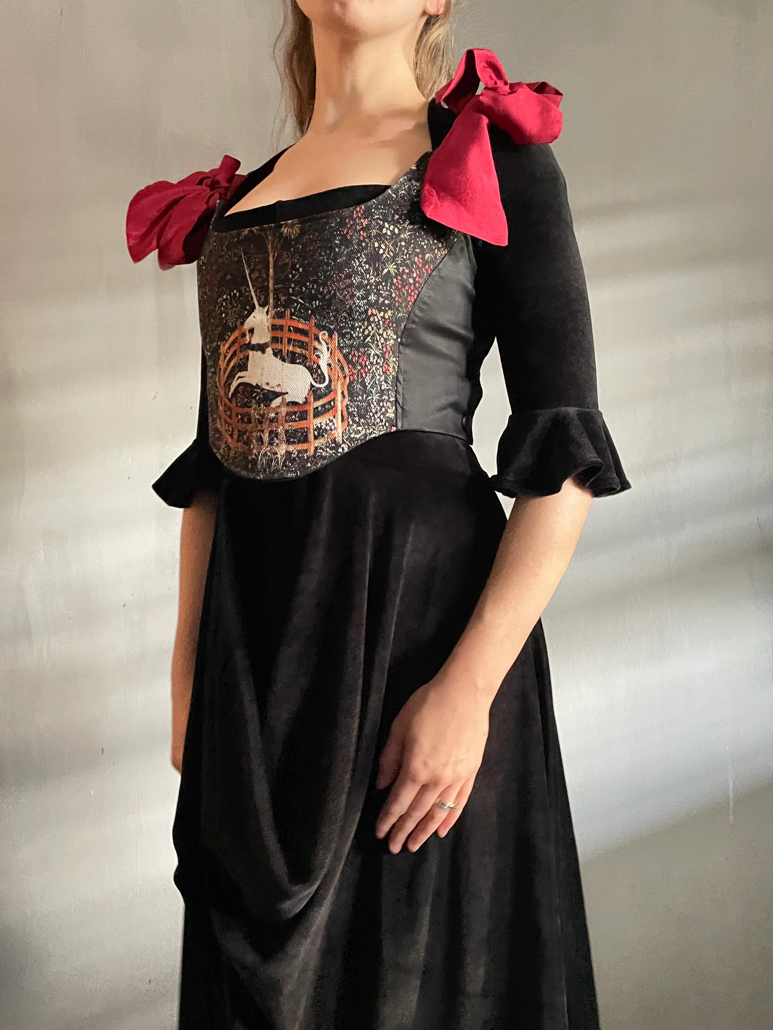 FW 2021: Unicorn in Captivity Bustier - Image 4