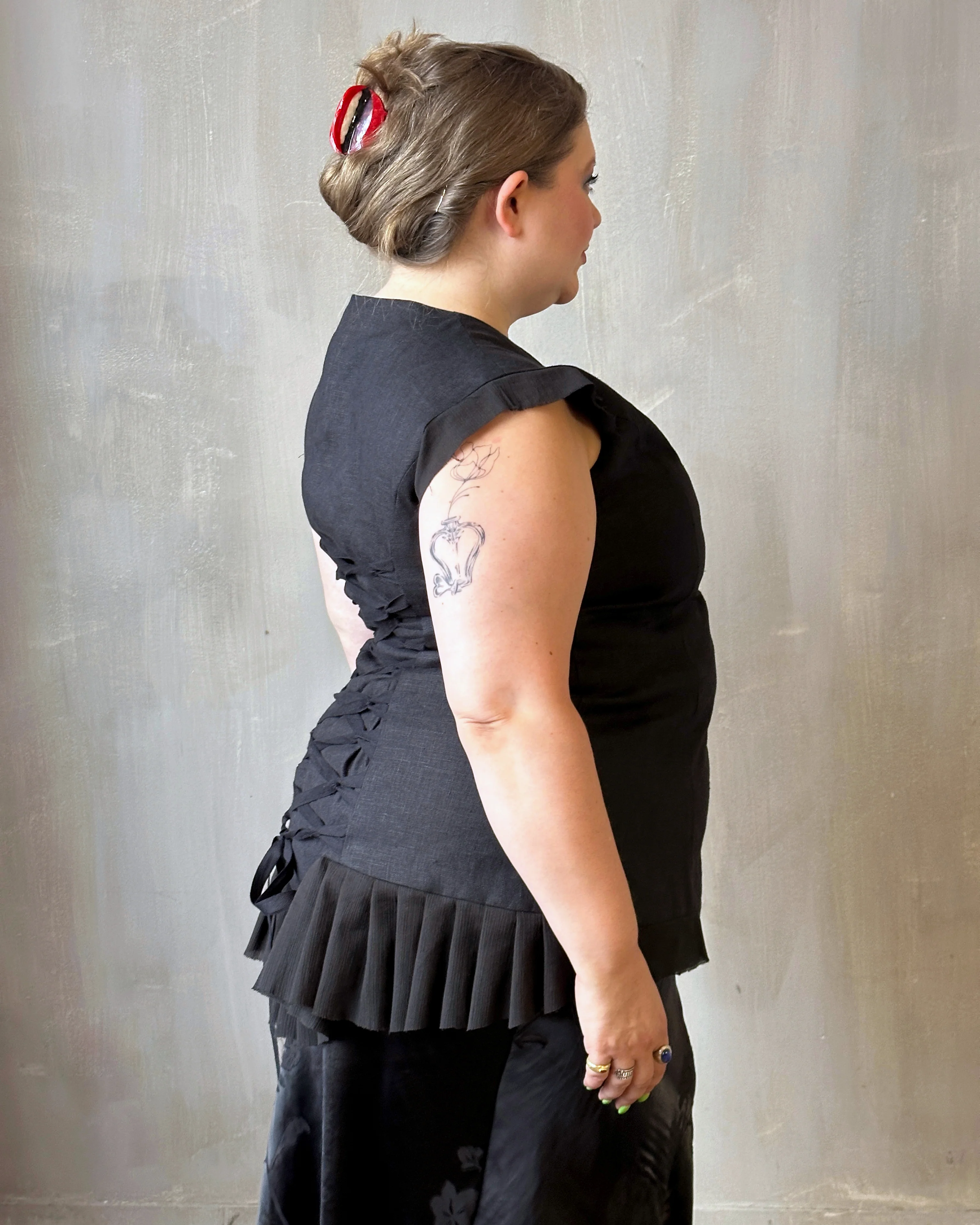 Long Button-Front Tails Vest in Linen - Image 7