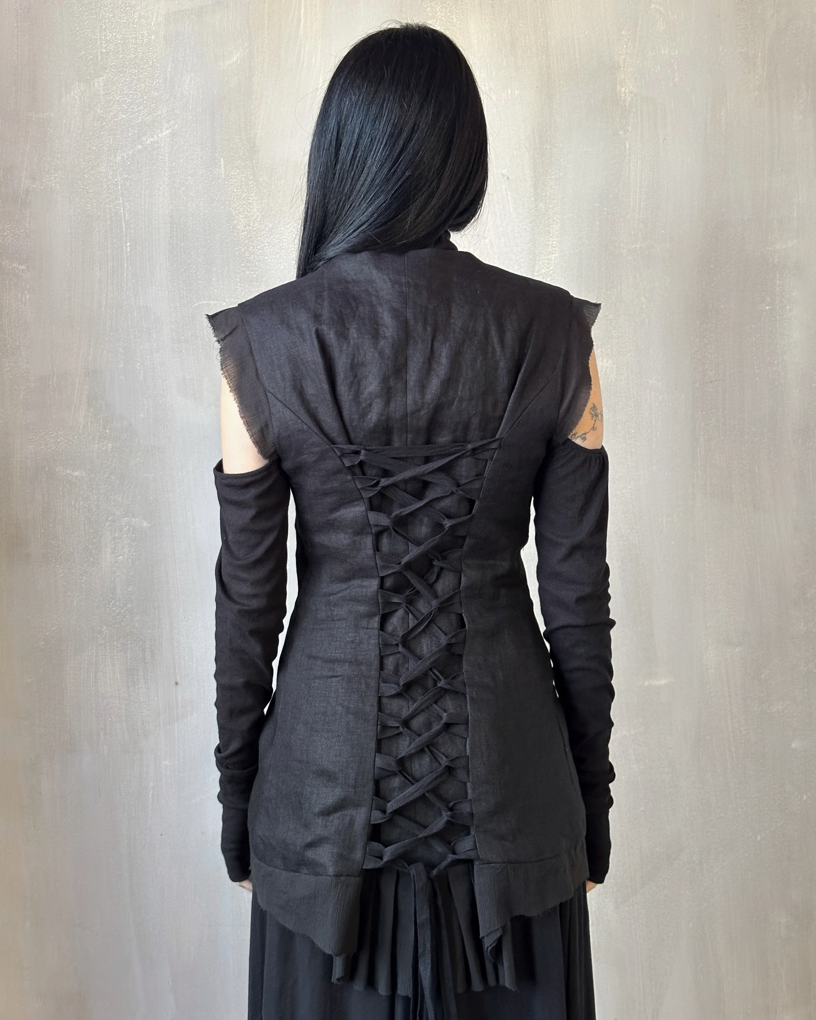 Long Button-Front Tails Vest in Linen - Image 4