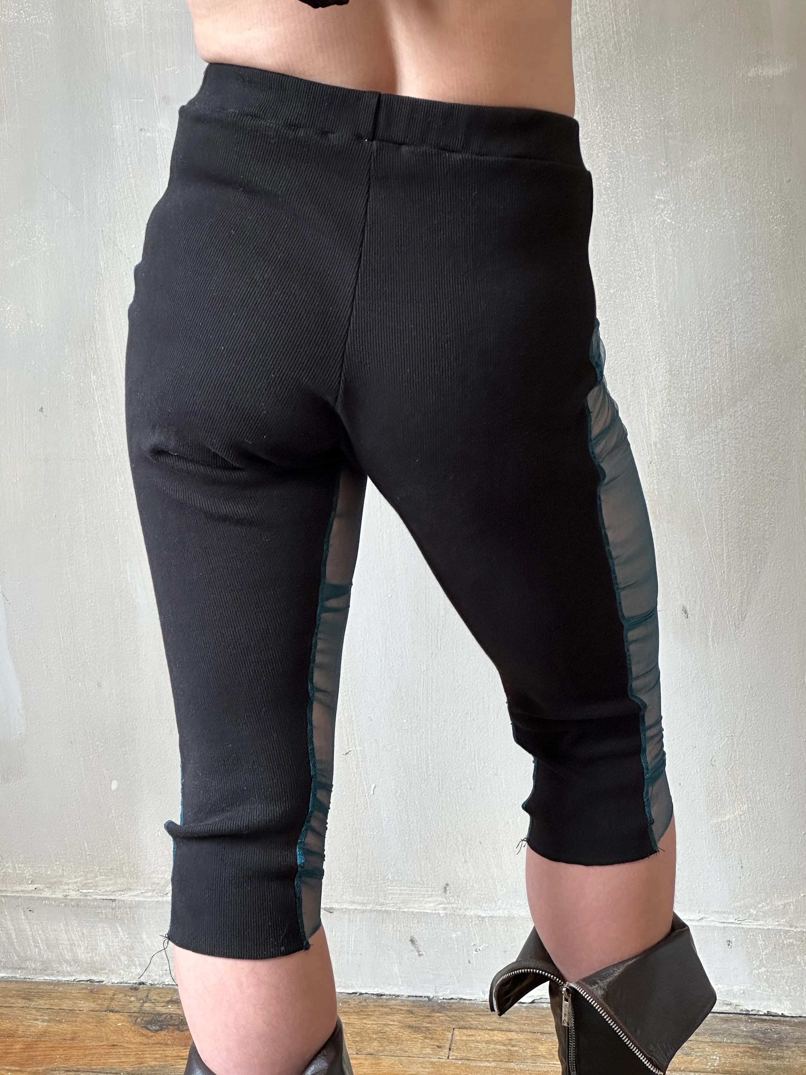Sample Sale: Chaos-Gathered Capri Leggings w/ Teal (Size I) - Image 4