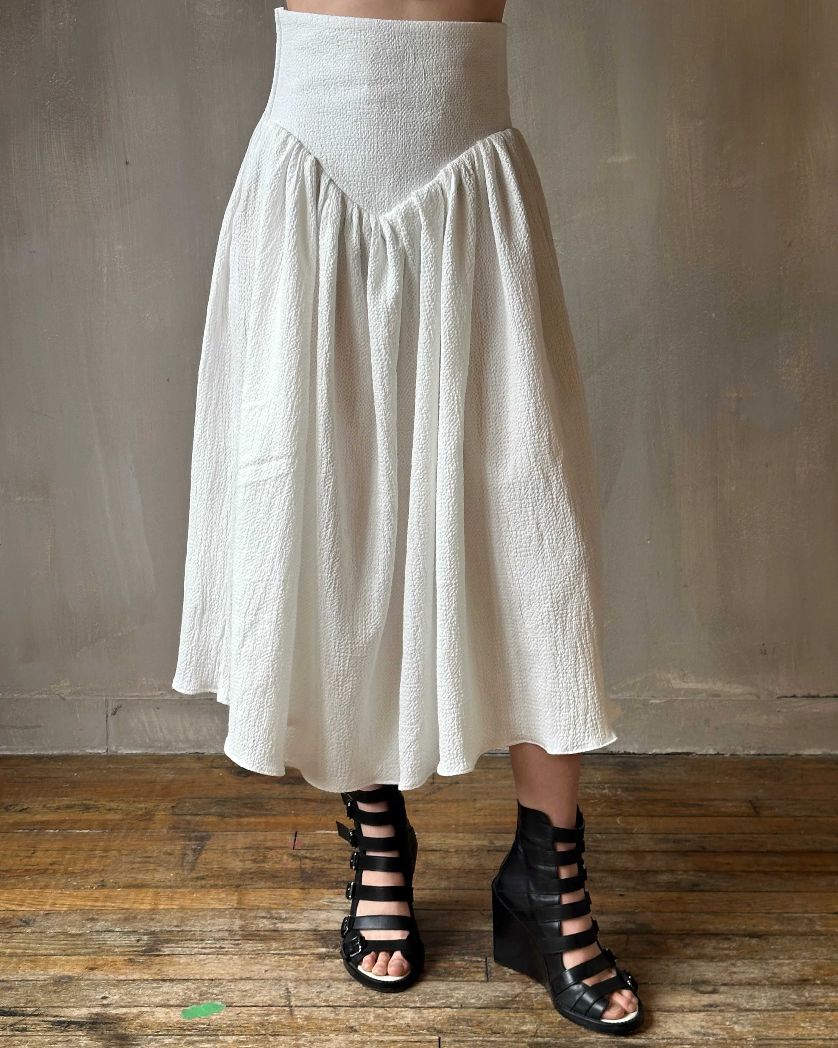 Sample Sale: Extended Yoke Petticoat Skirt In White Seersucker Cotton (Size I & V) - Image 10