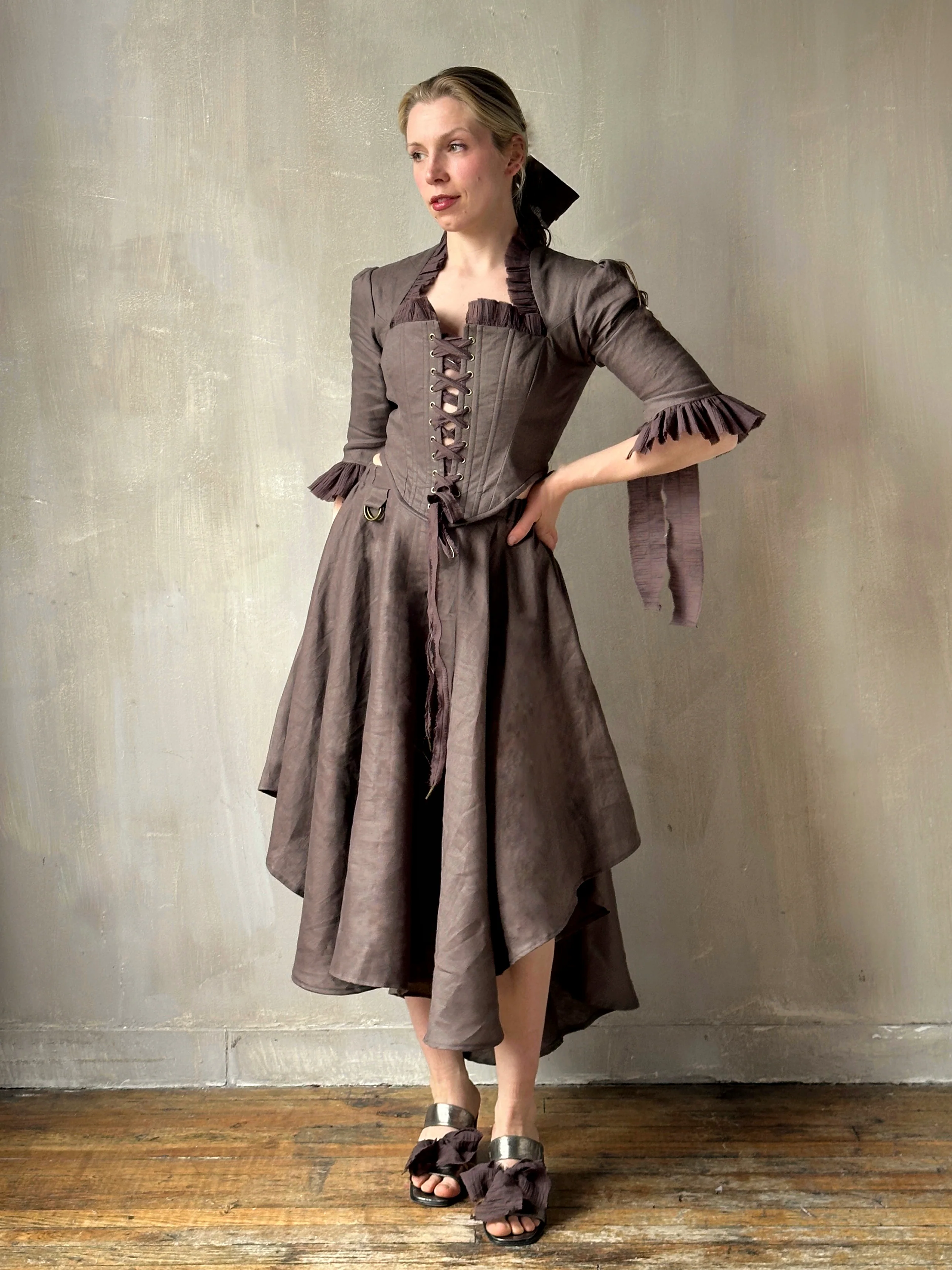 Spring '26: Pastorale Bodice in Mauve Taupe Linen (Pre-Order, Limited Edition) - Image 9