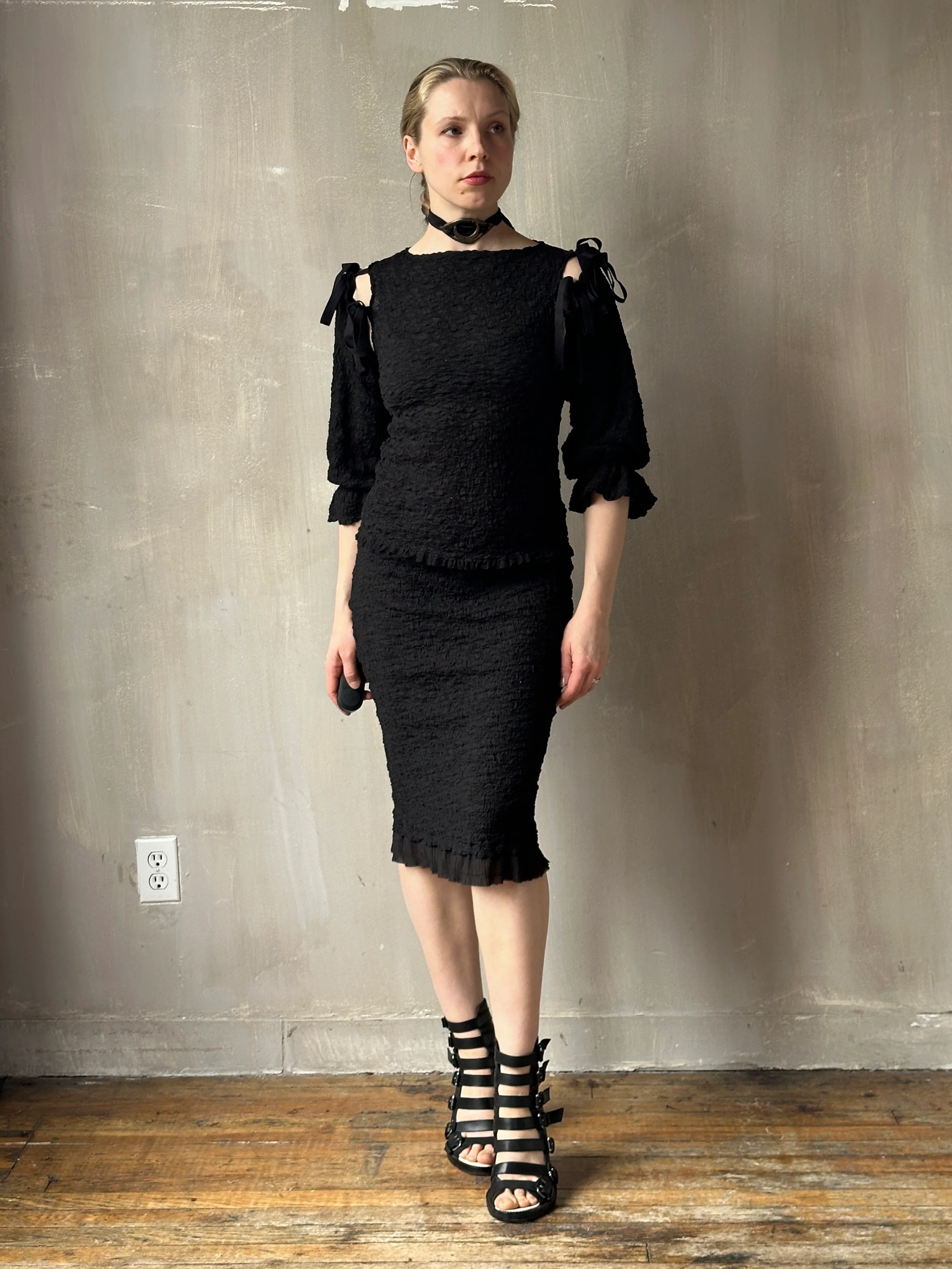 Spring'26: Detached Sleeves in Black Crinkled Cotton (Pre-Order) - Image 10