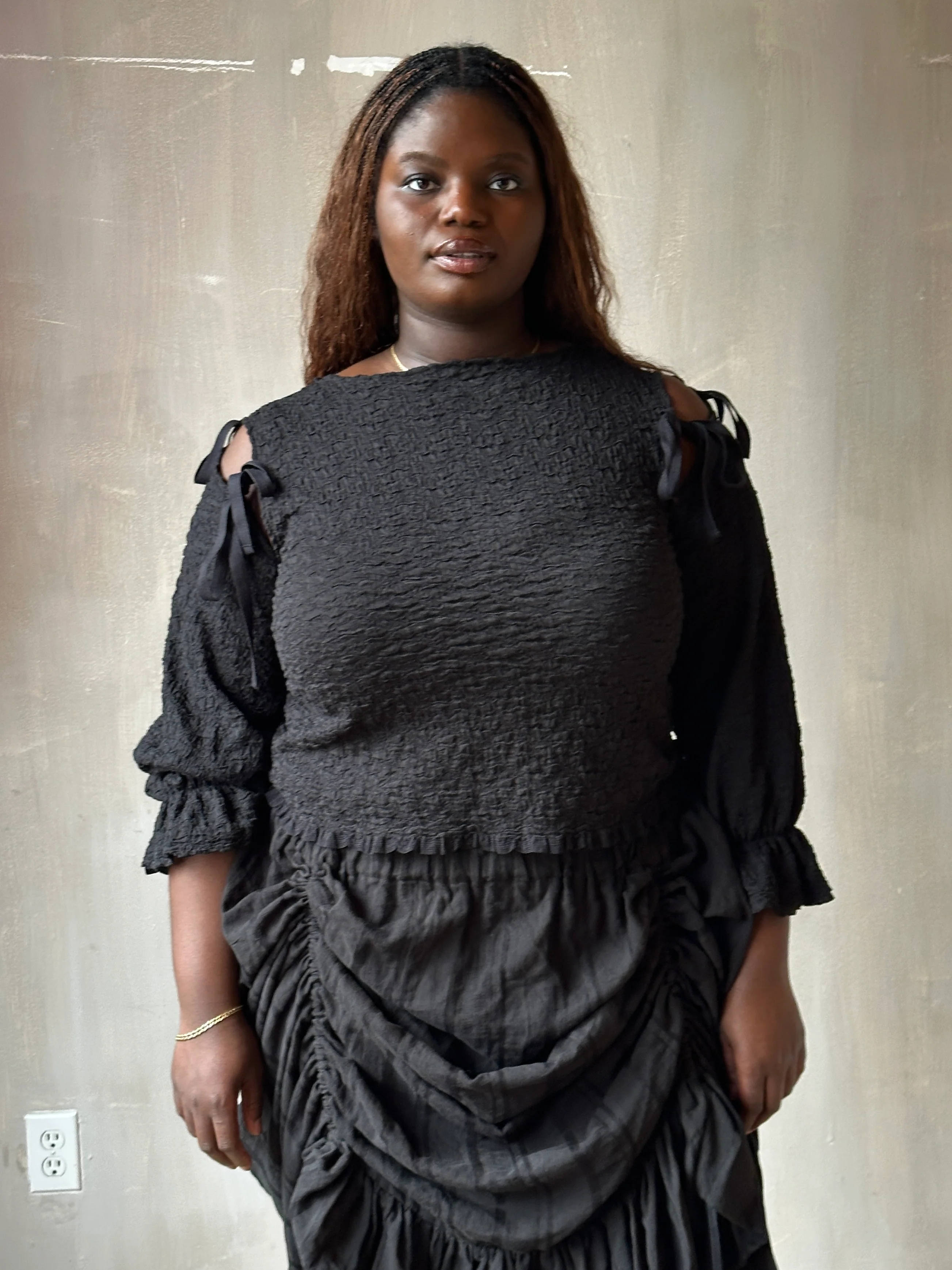 Spring'26: Detached Sleeves in Black Crinkled Cotton (Pre-Order) - Image 3