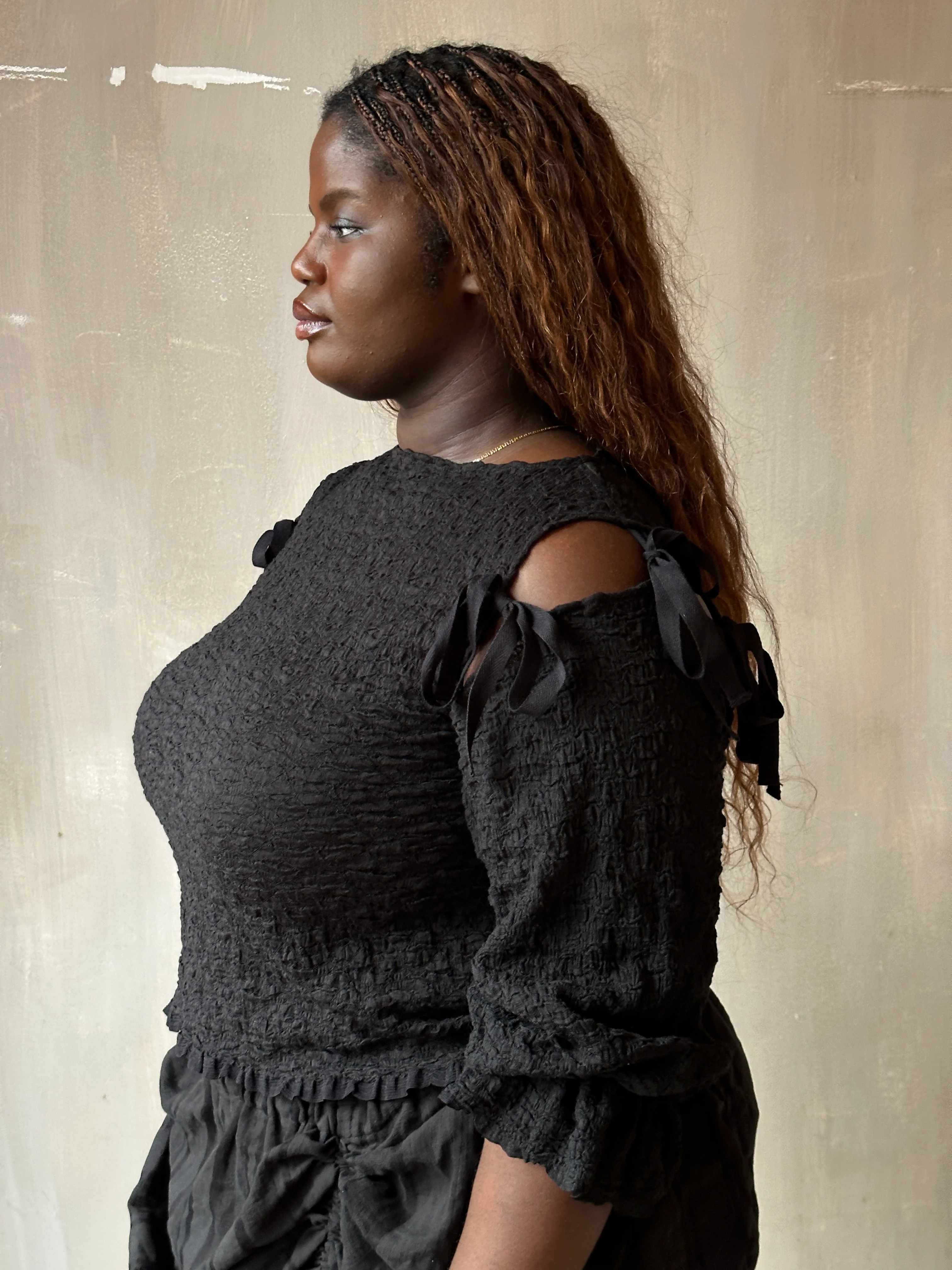 Spring'26: Detached Sleeves in Black Crinkled Cotton (Pre-Order) - Image 5