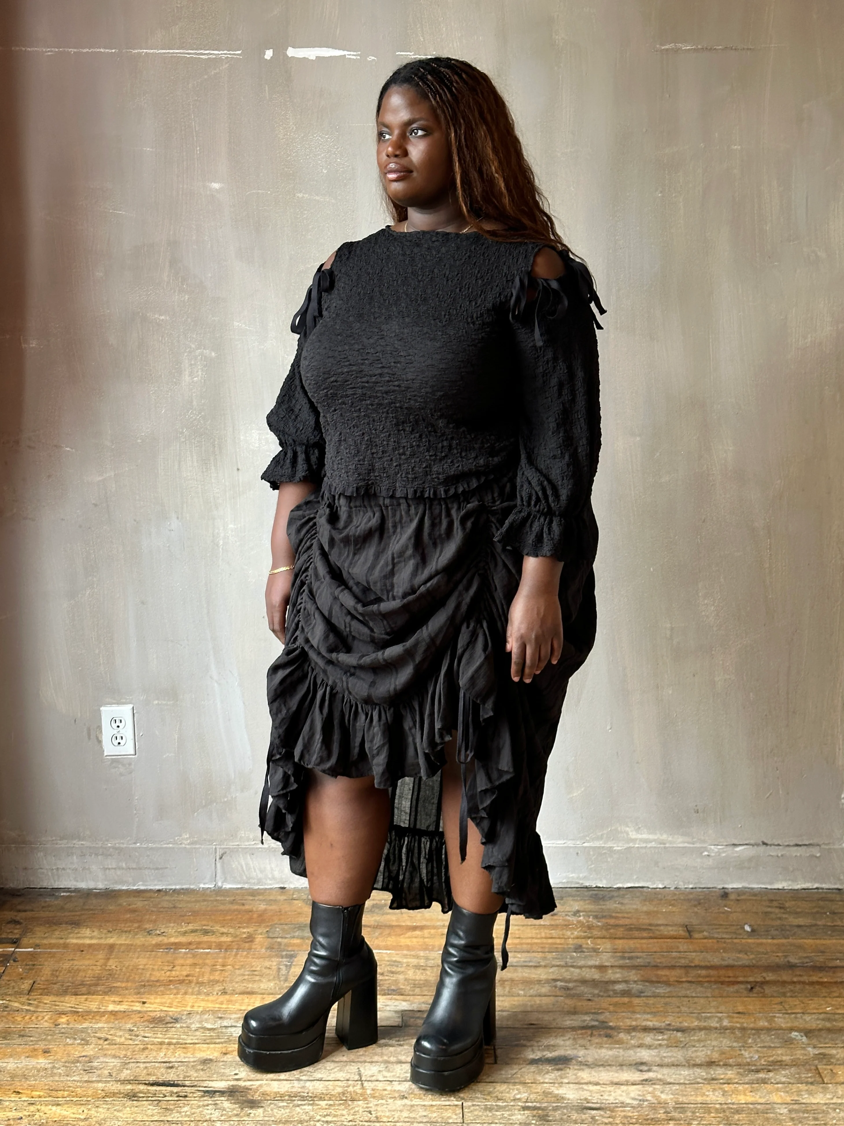 Spring'26: Detached Sleeves in Black Crinkled Cotton (Pre-Order) - Image 6