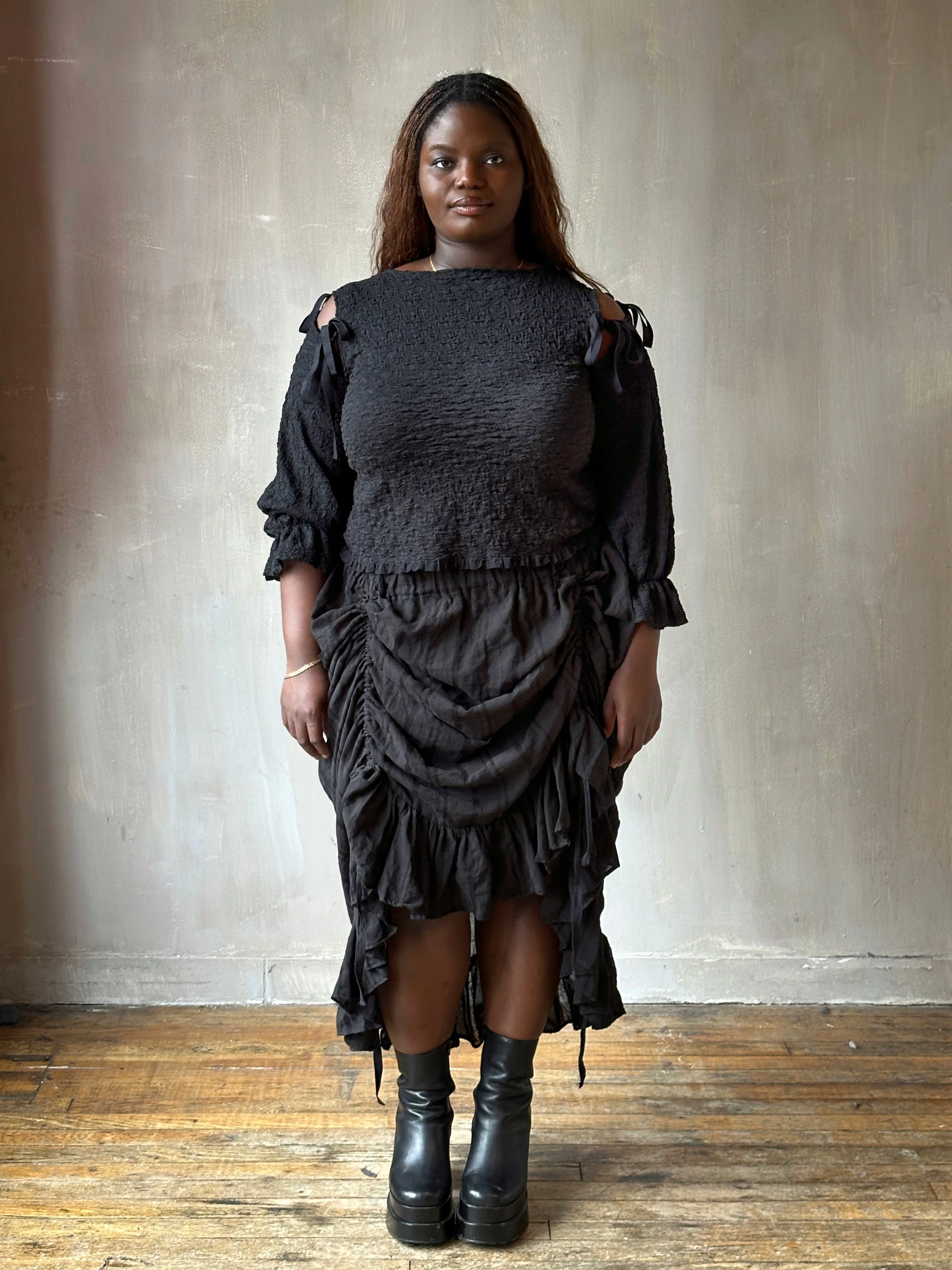 Spring'26: Detached Sleeves in Black Crinkled Cotton (Pre-Order) - Image 9