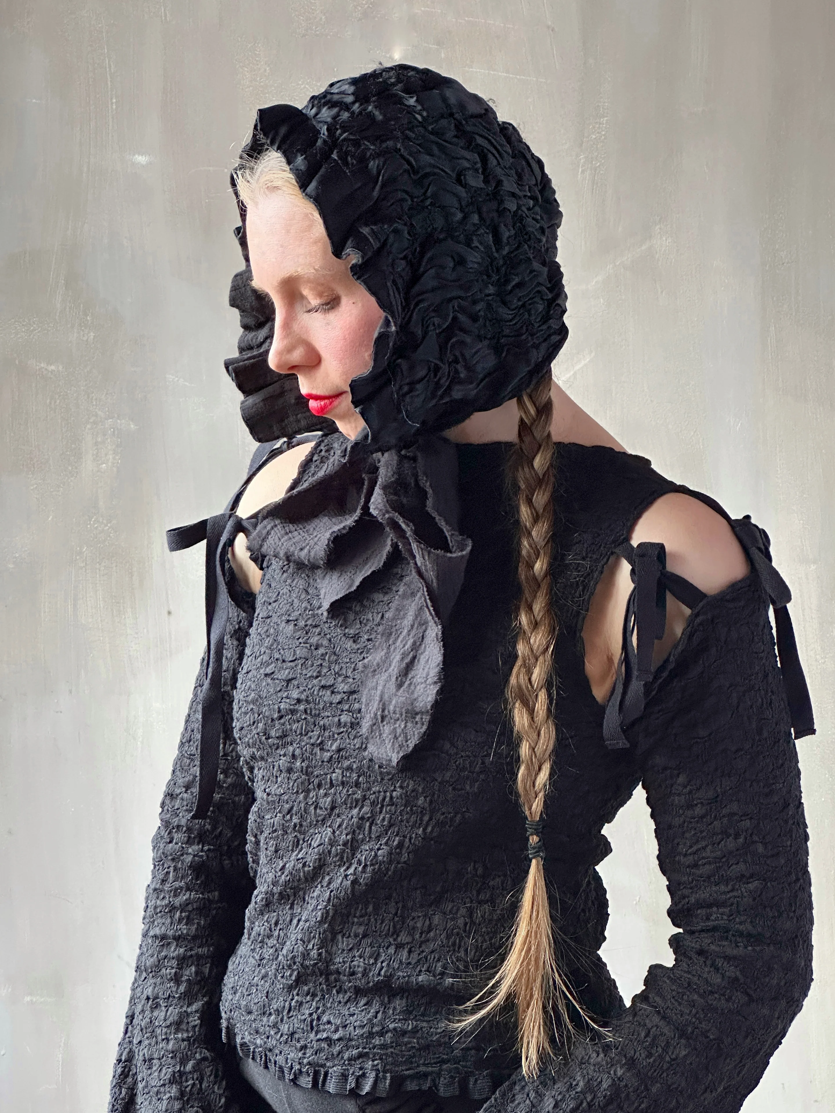 Winter '26: Detached Sleeve Top in Textured Black Cotton (Pre-Order) - Image 6