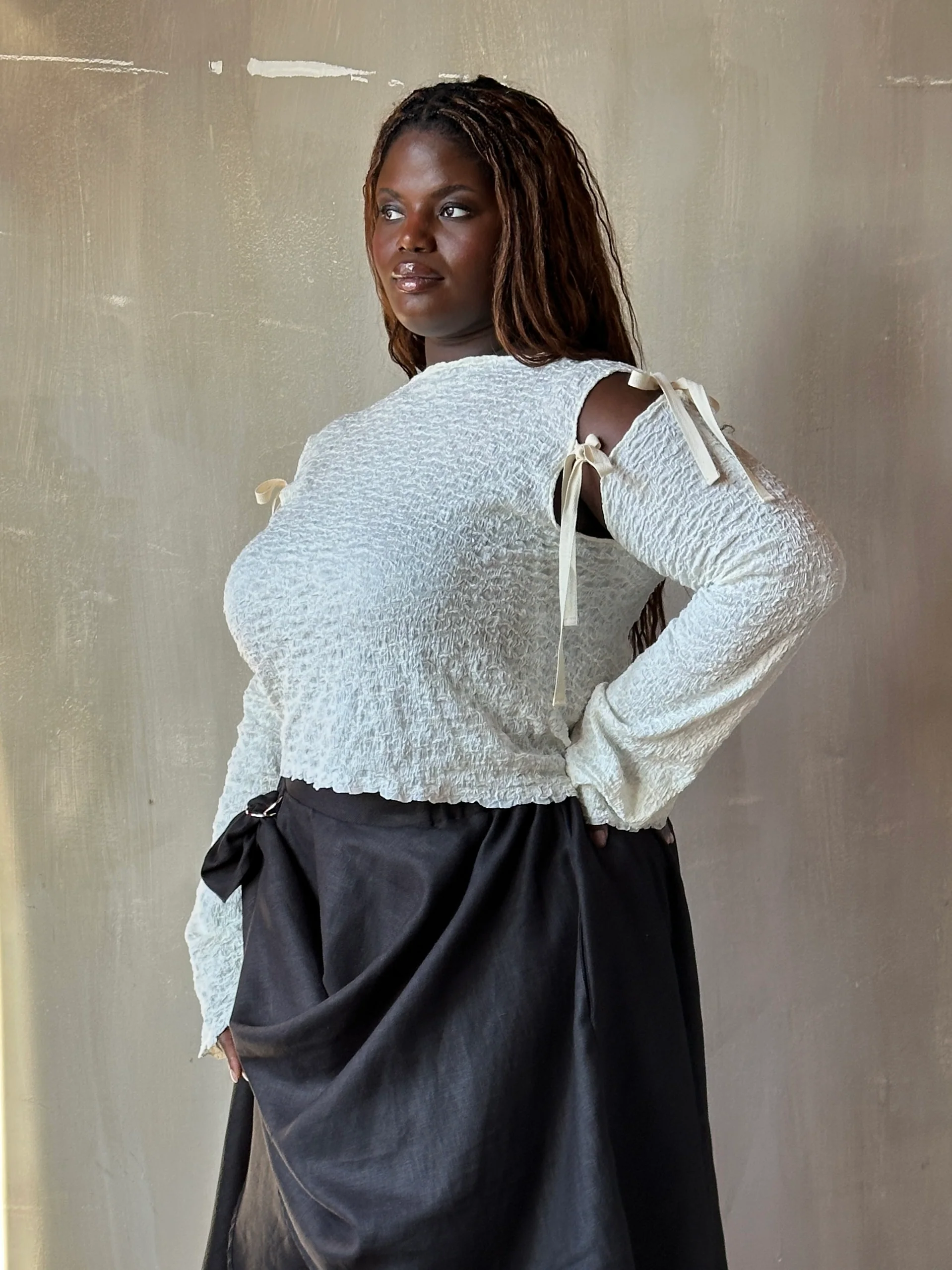 Winter '26: Detached Sleeve Top in Textured Cream Cotton (Pre-Order) - Image 10