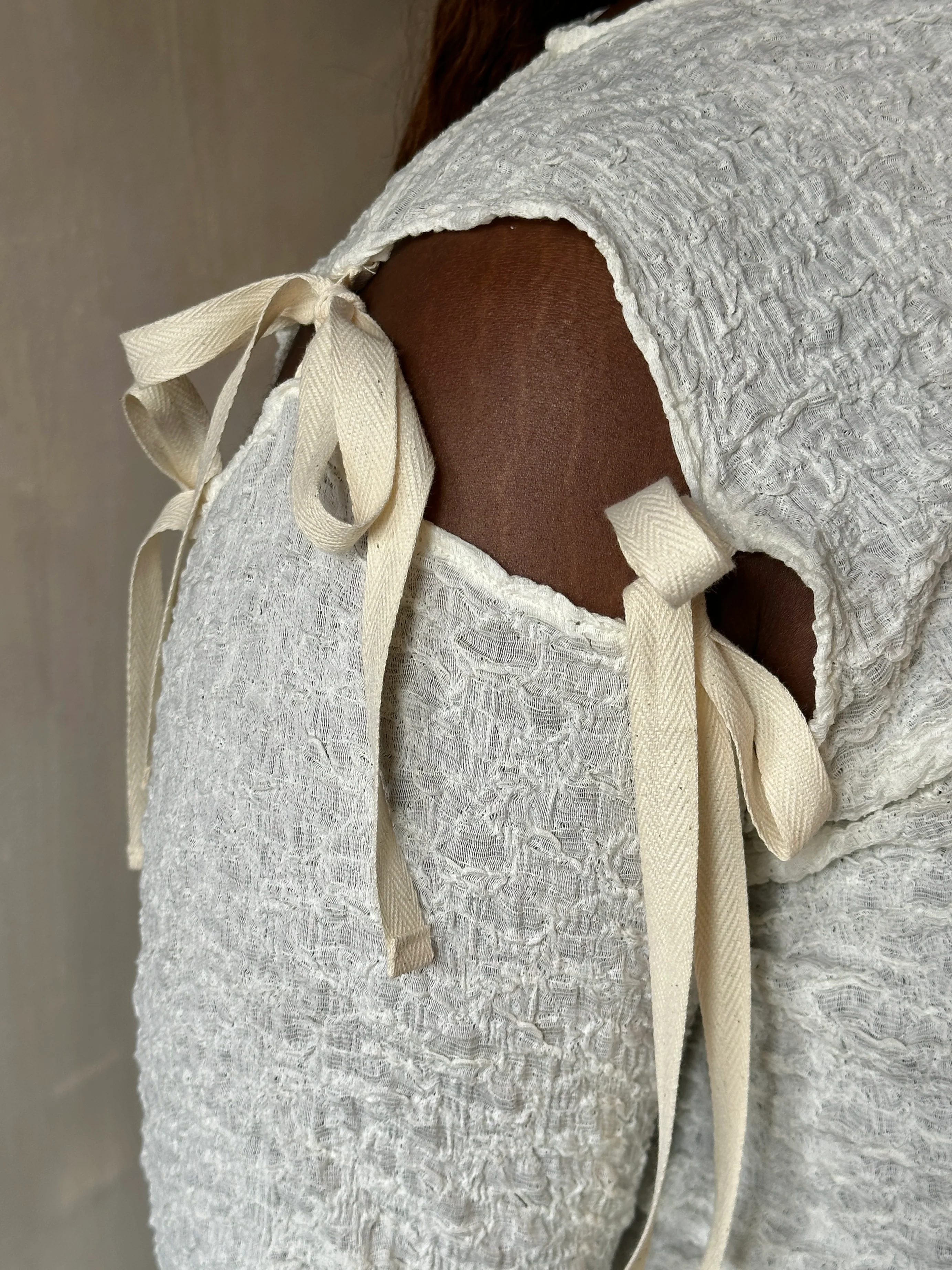 Winter '26: Detached Sleeve Top in Textured Cream Cotton (Pre-Order) - Image 14